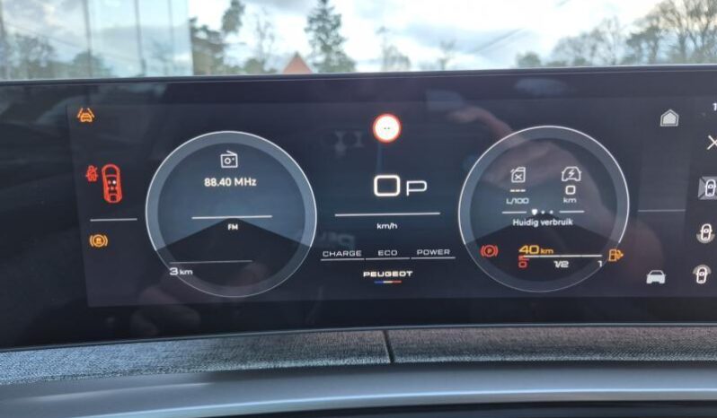 
								Peugeot 3008 GT full									