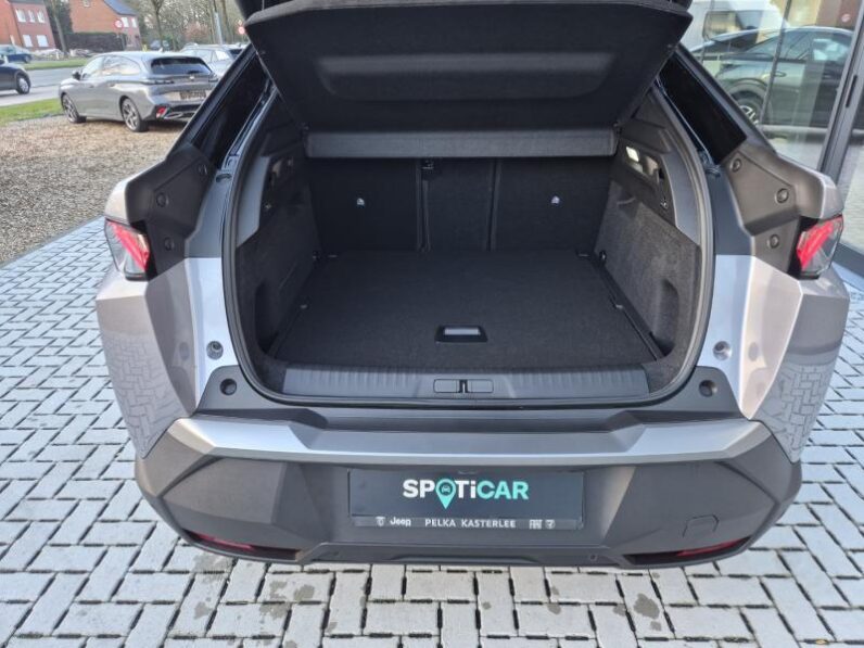 
								Peugeot 3008 GT full									