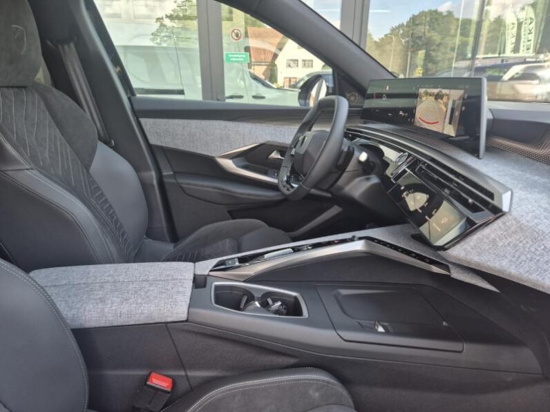 
								Peugeot 5008 GT EXCLUSIVE full									