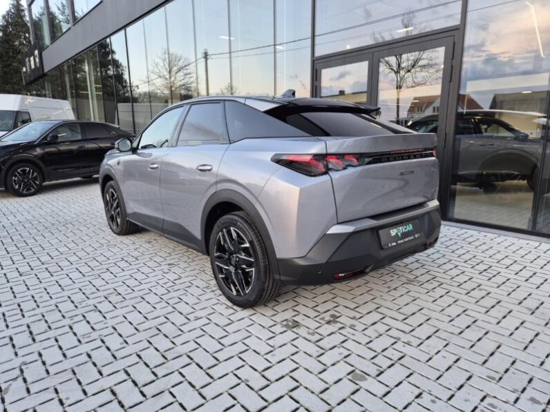 
								Peugeot 3008 GT full									