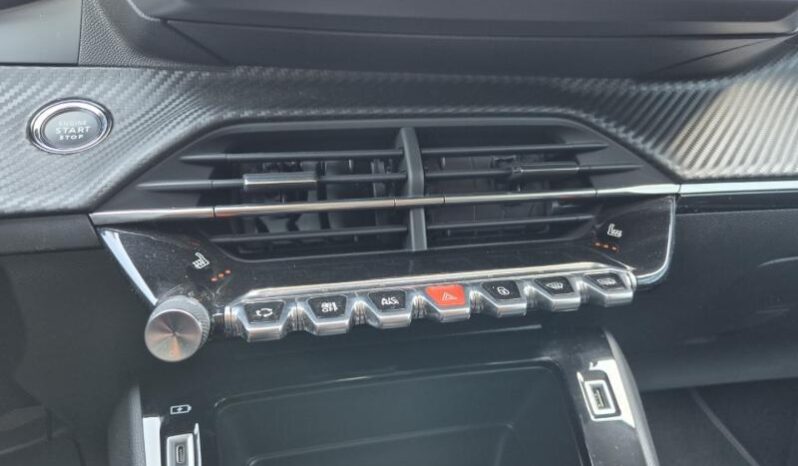 
								Peugeot 208 STYLE full									