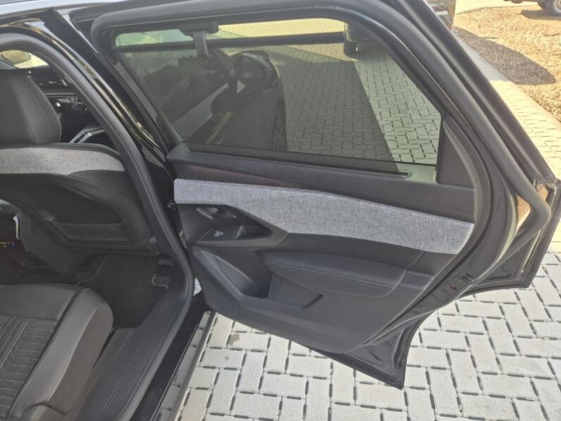 
								Peugeot 5008 GT EXCLUSIVE full									