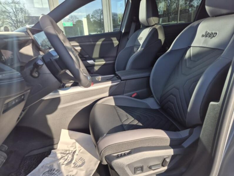 
								Jeep Compass FIRST EDITION full									