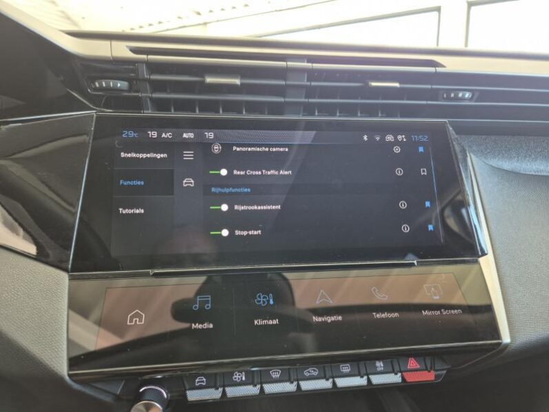 
								Peugeot 408 ALLURE full									
