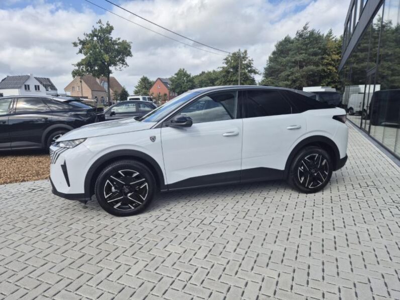 
								Peugeot 3008 GT full									