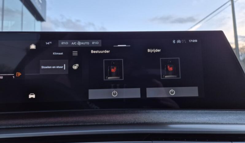 
								Peugeot 3008 GT full									
