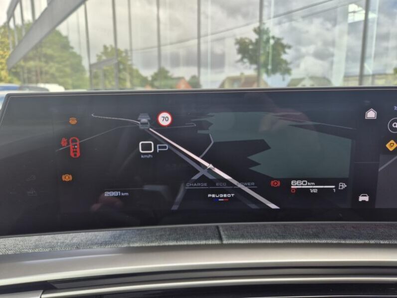 
								Peugeot 3008 GT full									