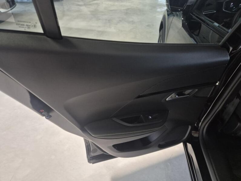 
								Peugeot 2008 GT ALCANTARA full									