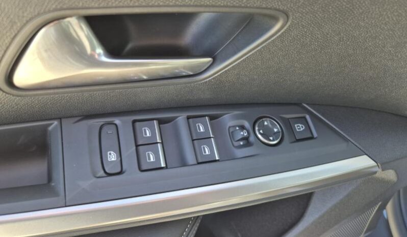 
								Peugeot 3008 GT full									