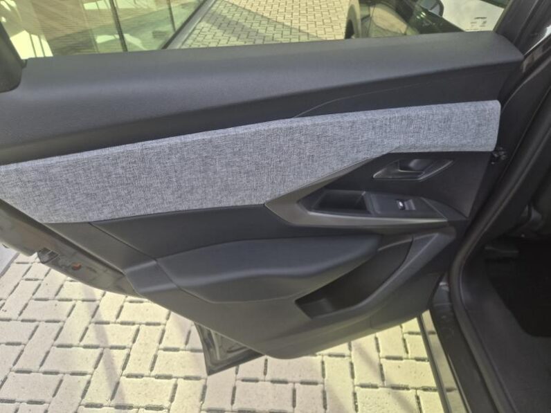 
								Peugeot 3008 ALLURE full									