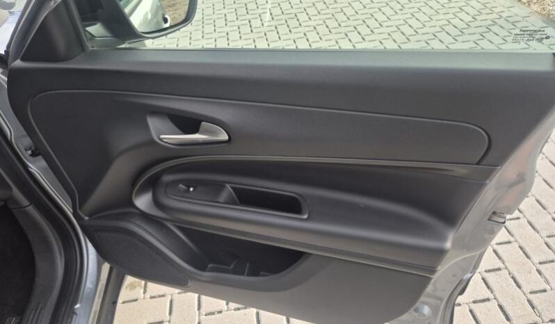 
								Jeep Avenger ALTITUDE full									