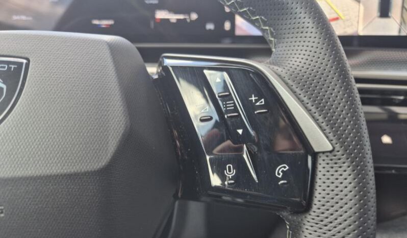 
								Peugeot 5008 GT EXCLUSIVE full									