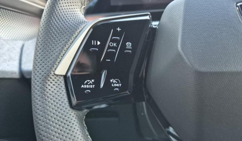 
								Peugeot 3008 GT full									