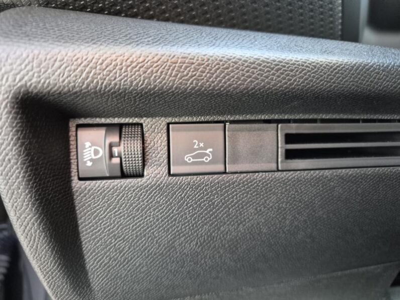 
								Citroen C4 X PLUS FACE LIFT full									