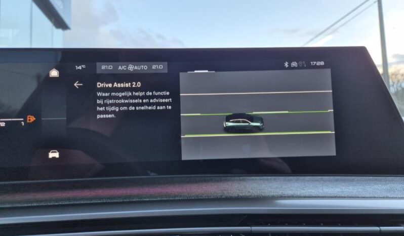 
								Peugeot 3008 GT full									