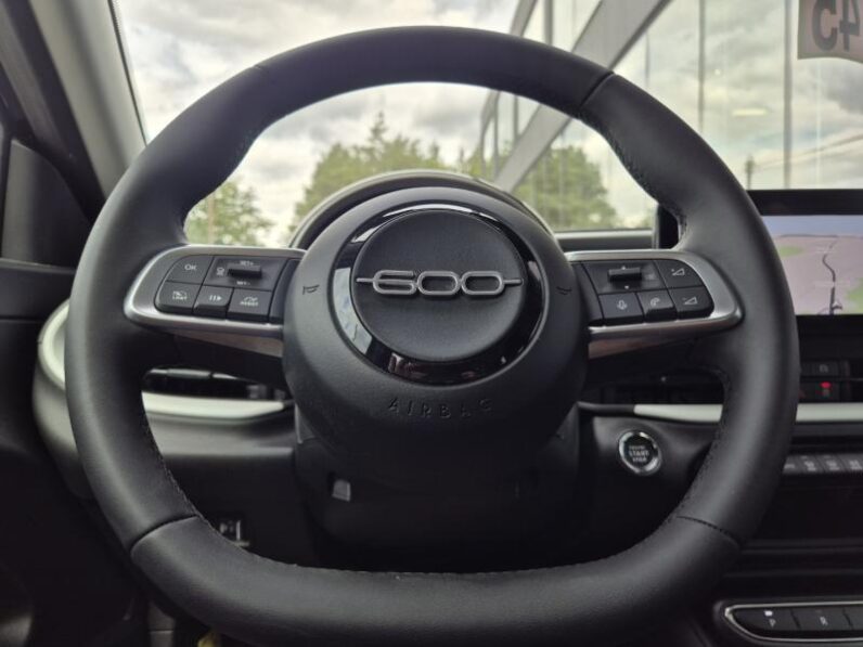 
								Fiat 600 MHEV full									
