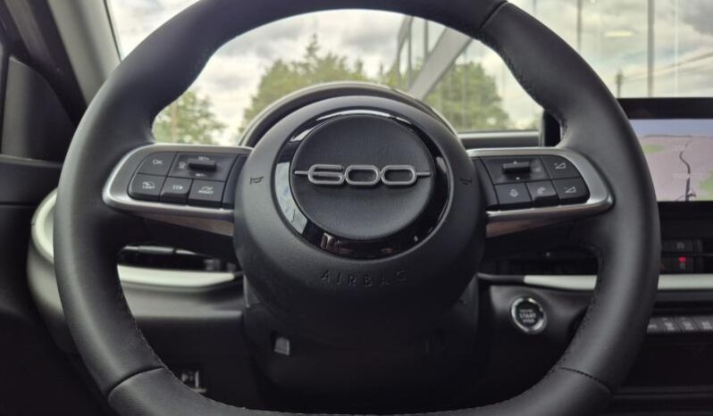 
								Fiat 600 MHEV full									