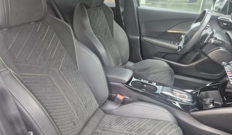 
								Peugeot 2008 GT ALCANTARA full									