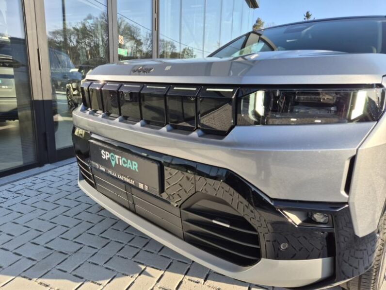 
								Jeep Compass FIRST EDITION full									