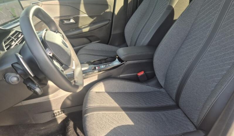 
								Peugeot 208 ALLURE full									