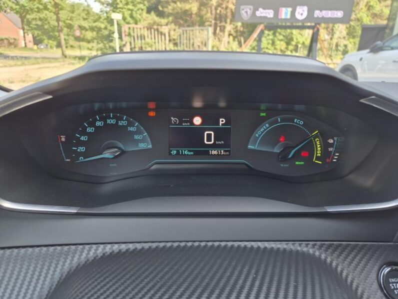 
								Peugeot 208 STYLE full									
