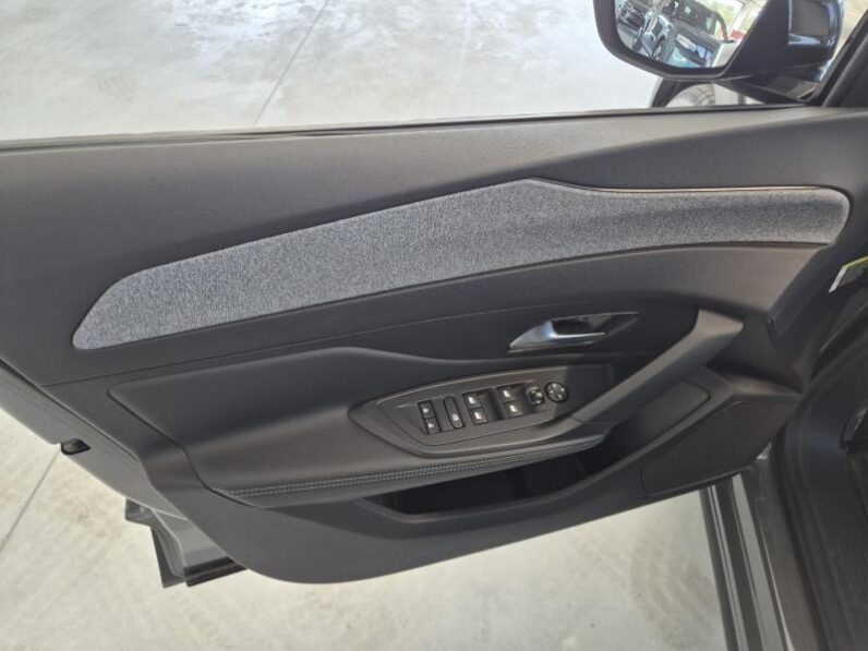
								Peugeot 408 ALLURE full									