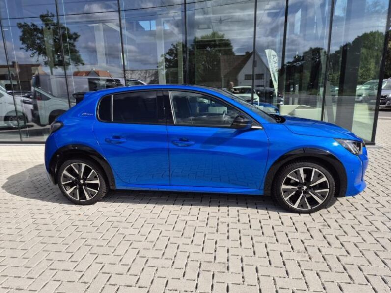 
								Peugeot 208 GT PANO 130 PK full									