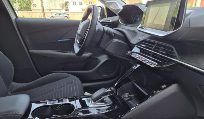 
								Peugeot 208 STYLE full									