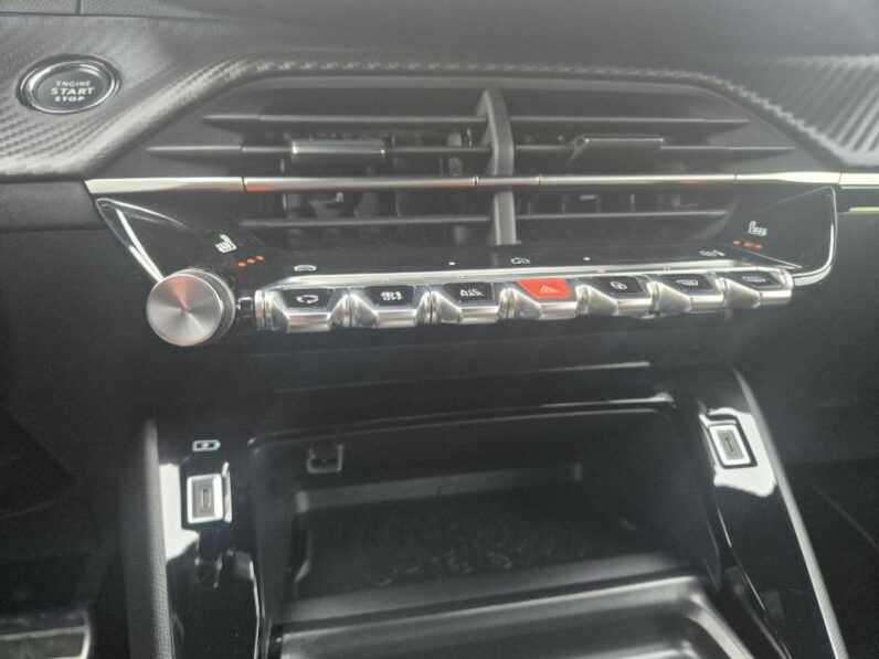 
								Peugeot 2008 GT ALCANTARA full									
