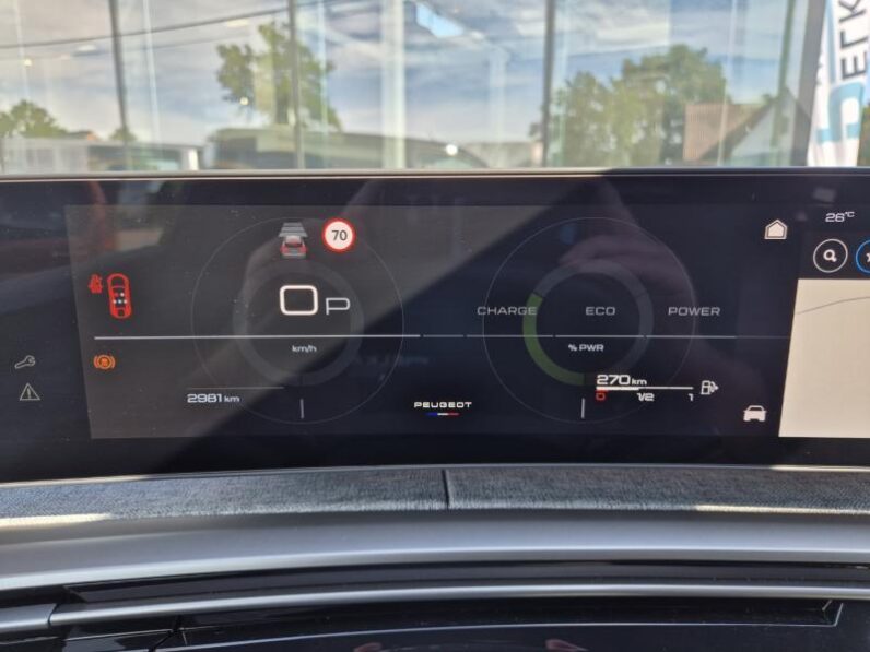 
								Peugeot 3008 GT full									