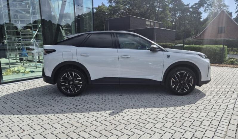 
								Peugeot 3008 GT full									