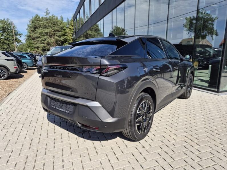 
								Peugeot 3008 GT full									