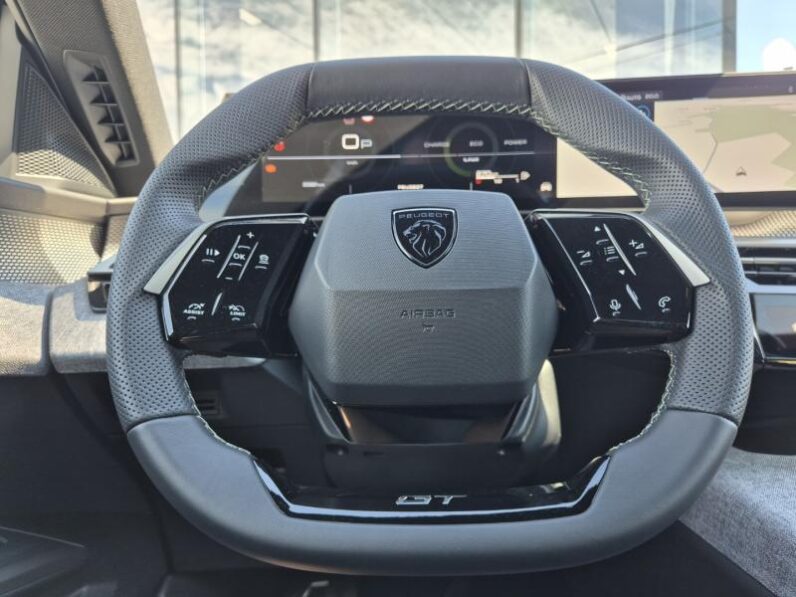 
								Peugeot 3008 GT full									