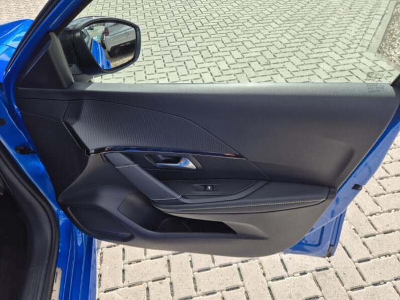 
								Peugeot 208 GT PANO 130 PK full									
