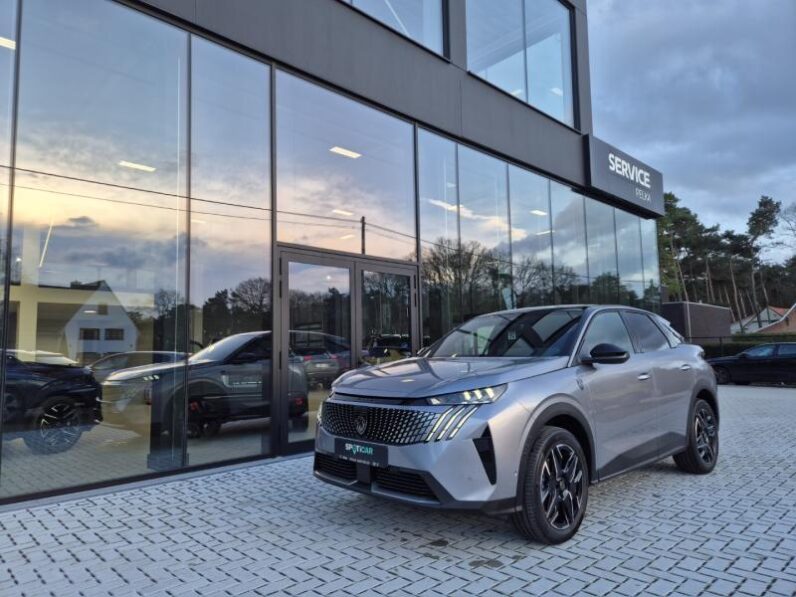 
								Peugeot 3008 GT full									