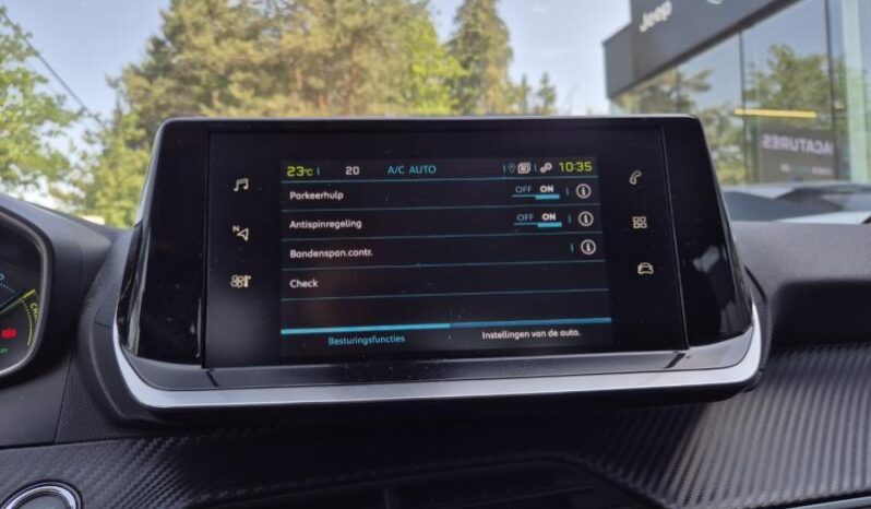 
								Peugeot 208 STYLE full									