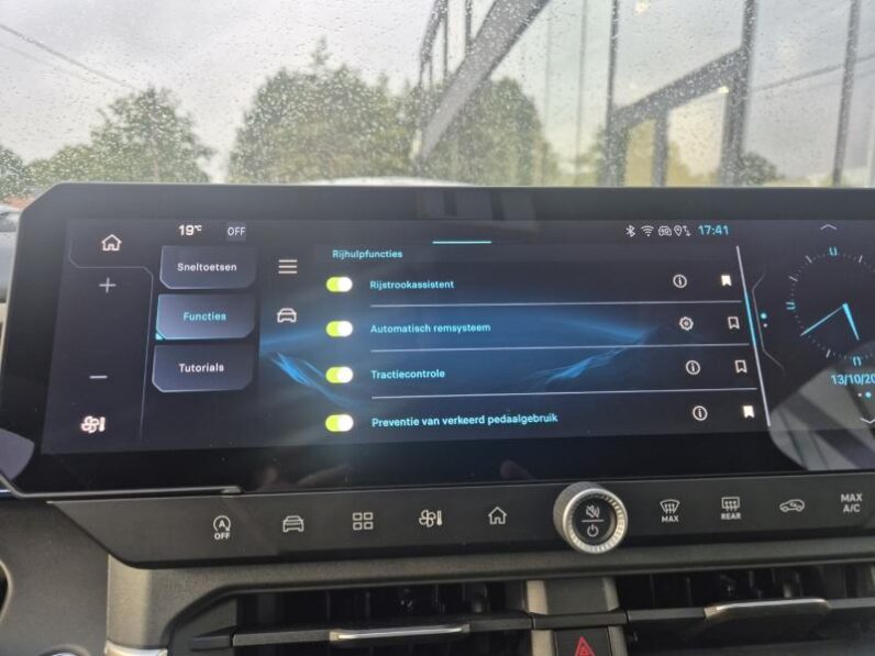 
								Jeep Compass ALTITUDE full									