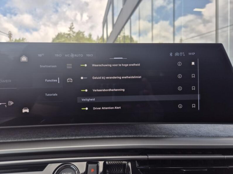 
								Peugeot 5008 GT EXCLUSIVE full									