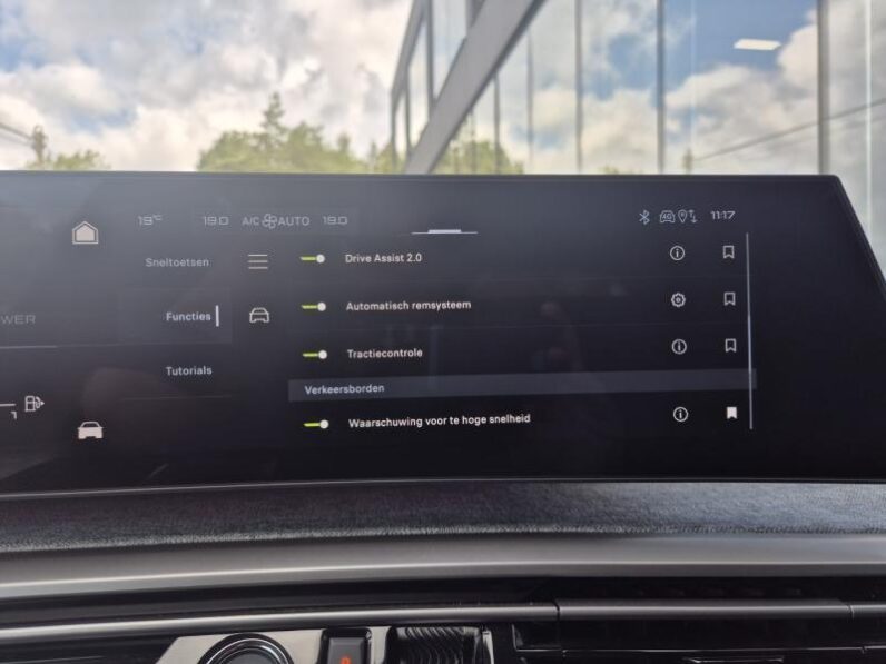 
								Peugeot 5008 GT EXCLUSIVE full									