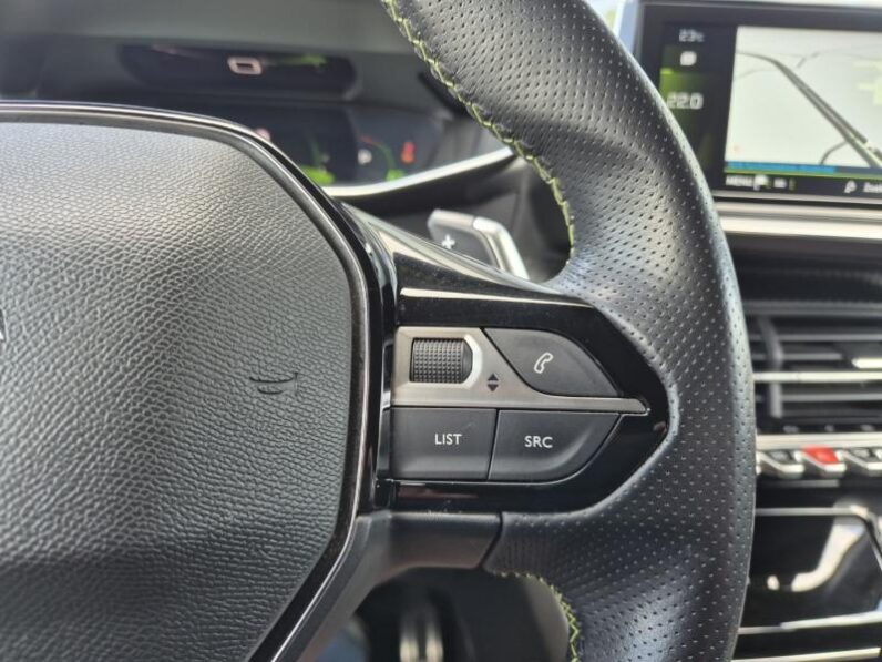 
								Peugeot 208 GT PANO 130 PK full									
