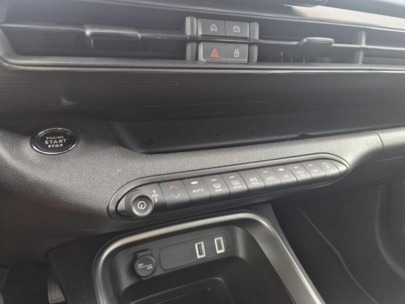 
								Jeep Avenger ALTITUDE full									