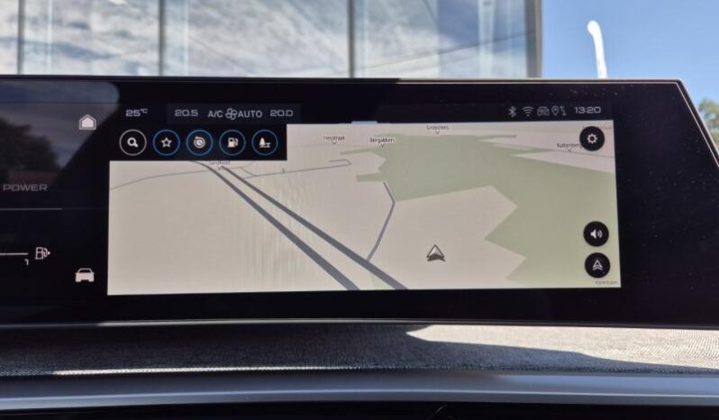 
								Peugeot 3008 GT full									