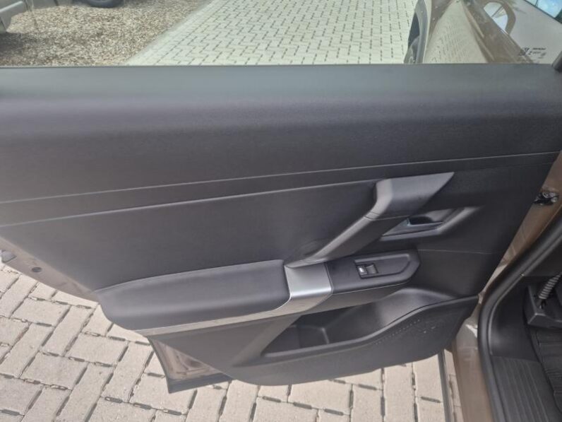 
								Jeep Compass ALTITUDE full									