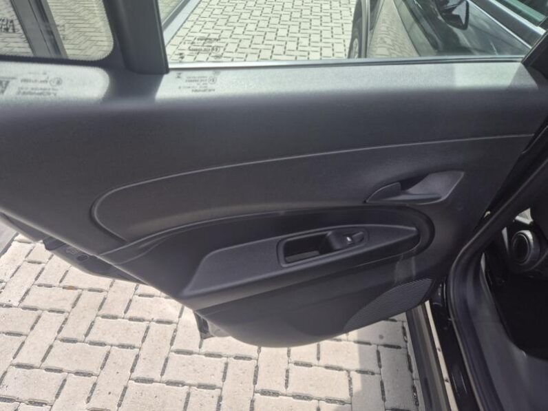 
								Fiat 600 MHEV full									