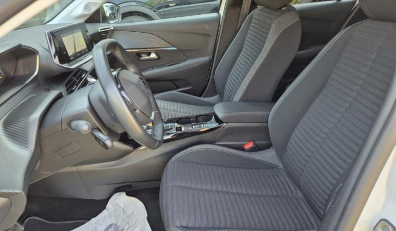 
								Peugeot 208 STYLE full									