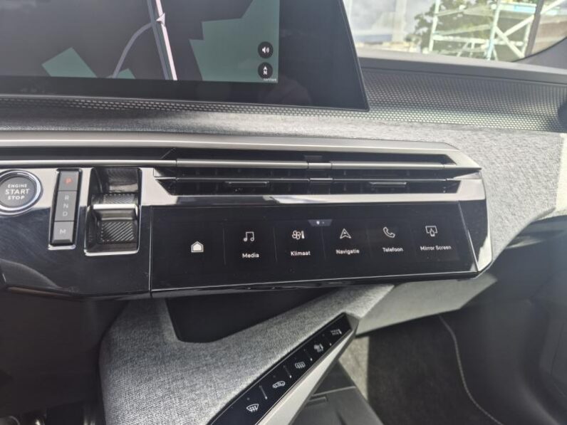 
								Peugeot 3008 GT full									