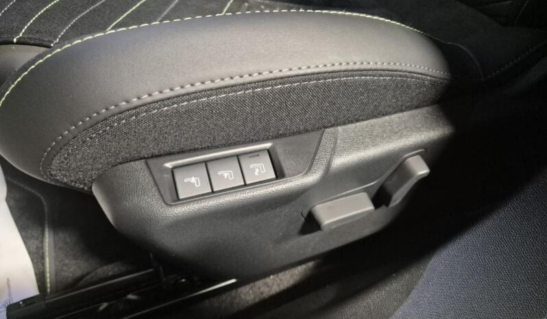 
								Peugeot 2008 GT ALCANTARA full									