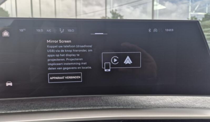 
								Peugeot 3008 GT full									