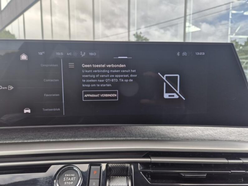
								Peugeot 3008 GT full									