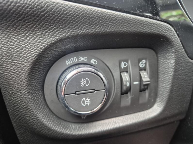 
								Opel Corsa EDITION full									